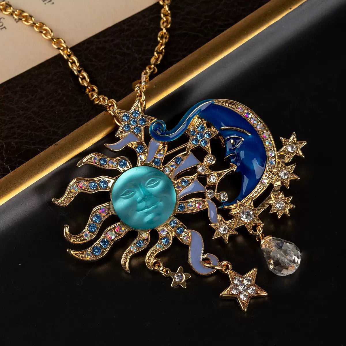 European Antique Moen Face Sun Moon Sun Moon Necklace